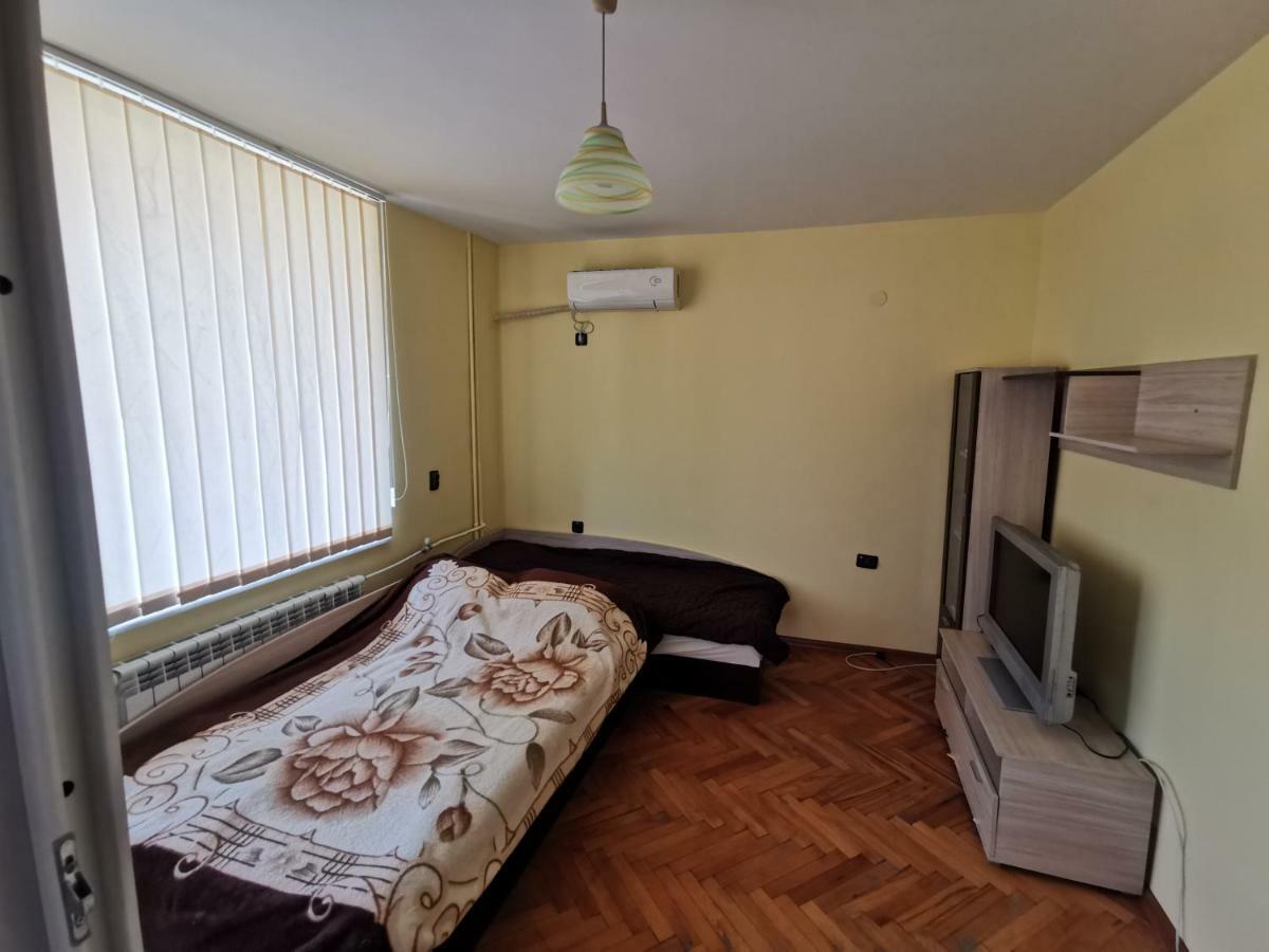 Mountain View Apartment Vratsa Buitenkant foto